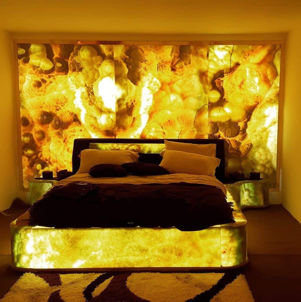 Phòng ngủ ốp đá Onyx