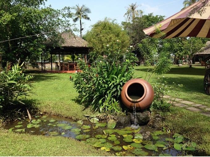 Trang trí sân vườn đẹp phong cách Việt Nam