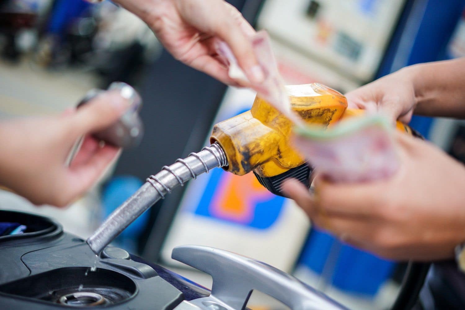 Đề xuất giao Bộ Tài chính làm đầu mối điều chỉnh giá xăng dầu
